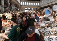 Καθαρά Δευτέρα: Πώς θα λειτουργήσουν η Βαρβάκειος και η Αγορά Καταναλωτή στου Ρέντη