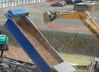 Εργασίες στο φουλ στη Νέα Φιλαδέλφεια! (vid)