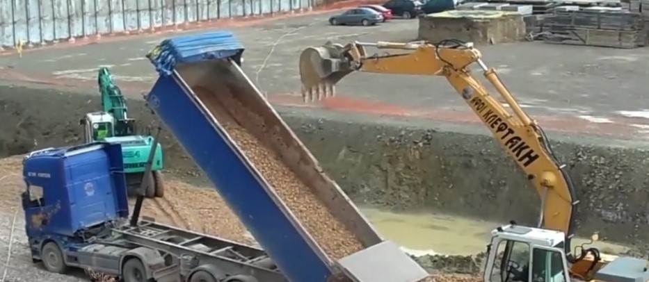 Εργασίες στο φουλ στη Νέα Φιλαδέλφεια! (vid)