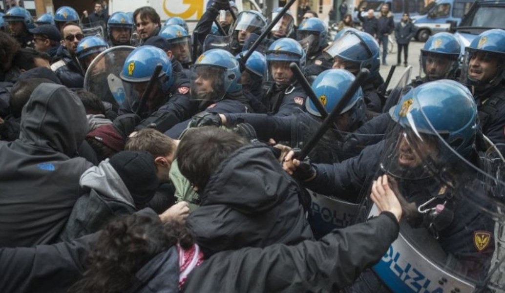 Ιταλία: Συμπλοκές μεταξύ ακροαριστερών και αστυνομίας (pics & vid)