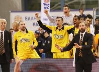 ”Πάρτι” στο παρκέ από την ΑΕΚ! (vid)