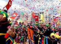 Πατρινό καρναβάλι: Σε έντονους ρυθμούς η πόλη της Πάτρας