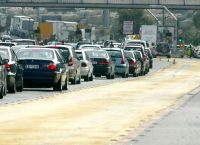 Ταλαιπωρία για τους εκδρομείς – Ουρές χιλιομέτρων στις εθνικές οδούς