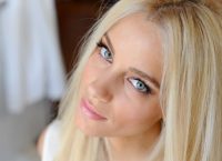 ΔΟΥΚΙΣΣΑ ΝΟΜΙΚΟΥ: Έκανε πασαρέλα για τη L’oreal στο Παρίσι