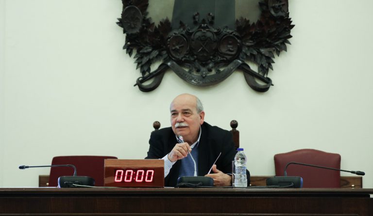 Novartis: Το αιχμηρό σχόλιο του Βούτση για την αποχώρηση της αντιπολίτευσης