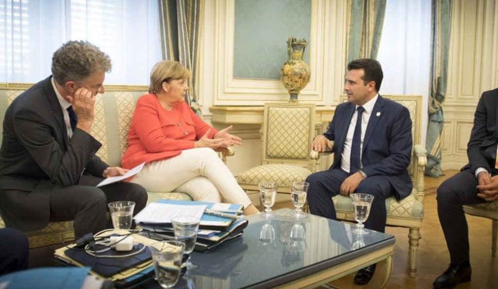 Μέρκελ για Σκοπιανό: Ελλάδα και “Μακεδονία” ποτέ δεν βρέθηκαν τόσο κοντά σε λύση
