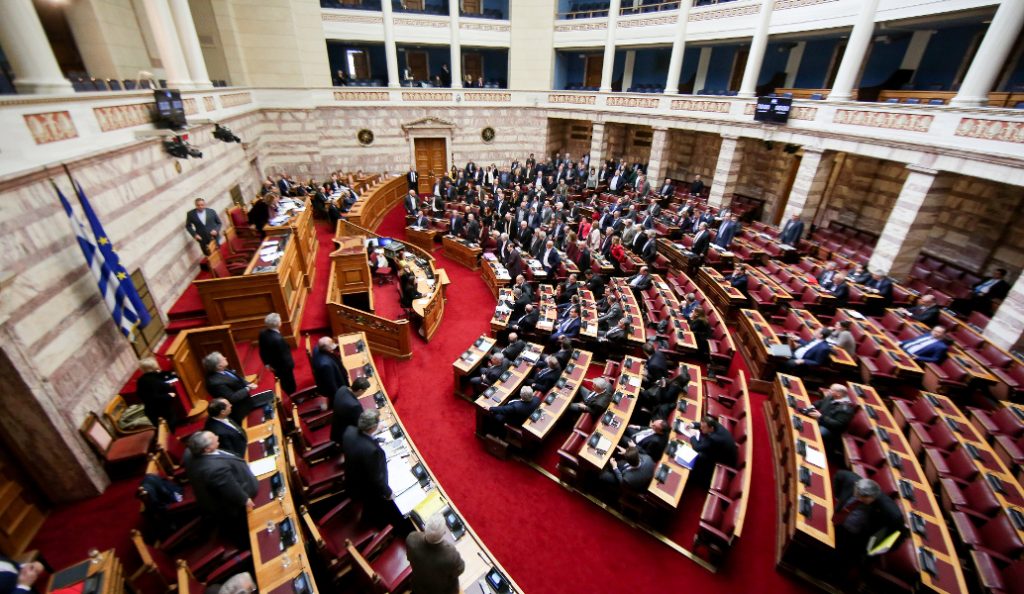 Ένταση στη Βουλή στη συζήτηση για τον «Κλεισθένη» – Ζητούν να αποσυρθεί το σχέδιο νόμου