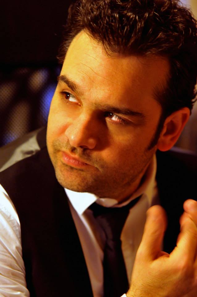 Δώρος Δημοσθένους: “Του έρωτα τραγούδι” στη σκηνή της αίθουσας “Παρνασσός”