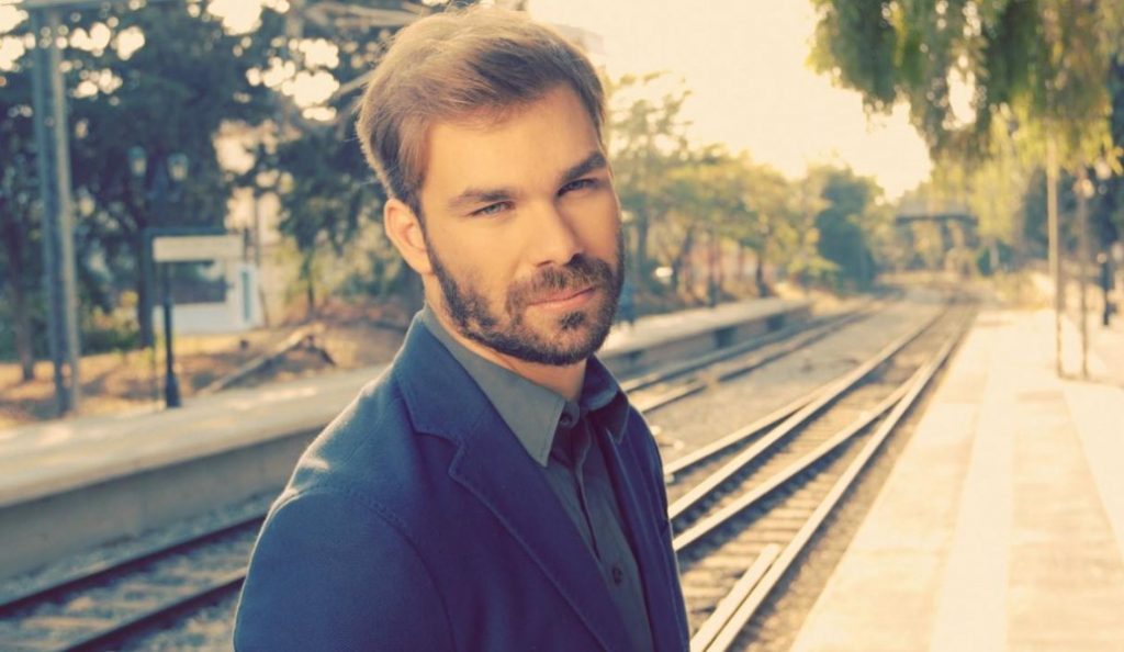 Γιώργος Σαμπάνης: Στο νοσοκομείο ο τραγουδιστής – Τι συνέβη (pic)