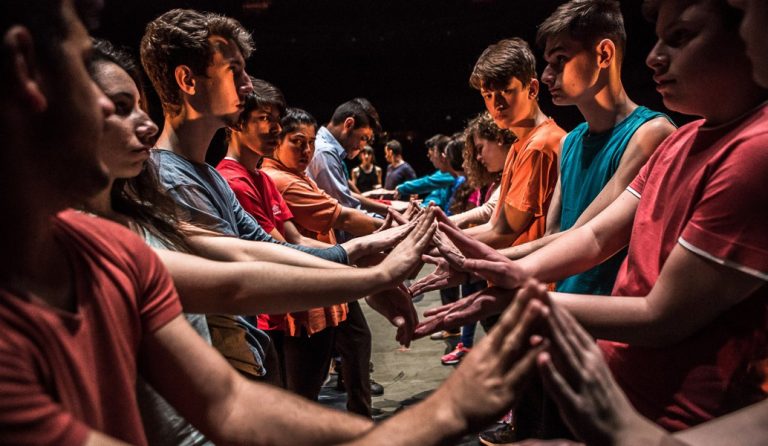 “Dancing to Connect” στη Στέγη