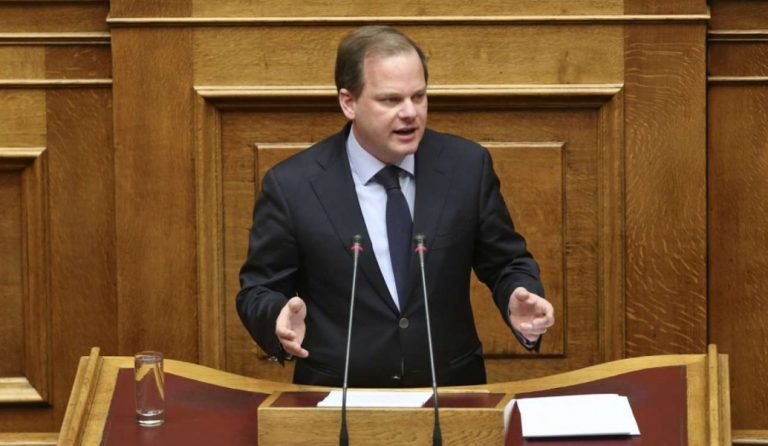 Κώστας Καραμανλής: Παραμύθι ότι υπάρχουν άλλες θέσεις στο Σκοπιανό και άλλες στη Novartis