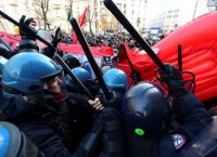 Μιλάνο: Συγκρούσεις της αστυνομίας με ακροαριστερούς διαδηλωτές