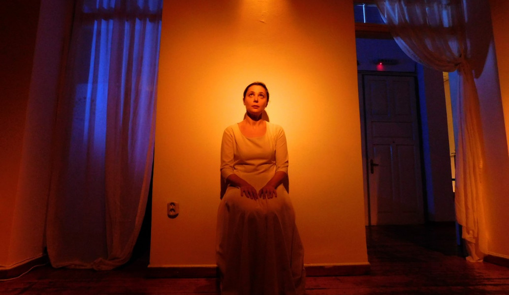 “Μόνος κόσμος – Emily Dickinson”: Επίσημη πρεμιέρα στο Βρυσάκι