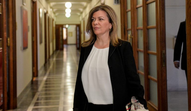 Ράνια Αντωνοπούλου: Να κριθώ για το έργο μου – Eπιστρέφω τα χρήματα