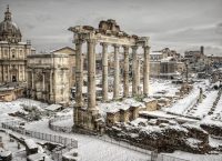 Μαγεία! Μοναδικά πλάνα από τη χιονισμένη Ρώμη (vid)