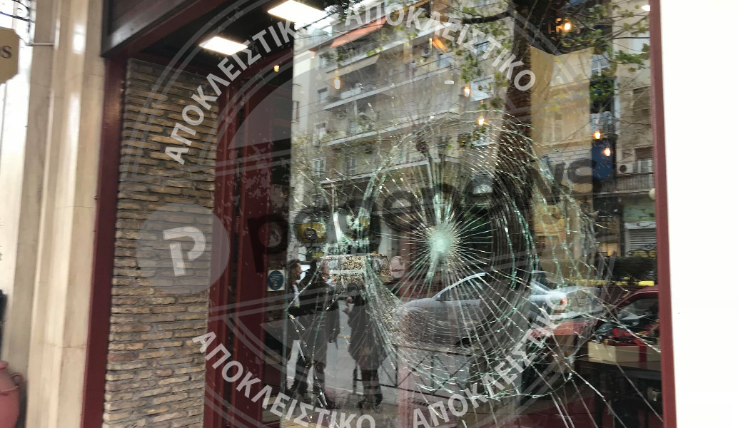 Έσπασαν τα ΕΛΤΑ και εμπορικά καταστήματα στην Πατησίων (pics & vid)