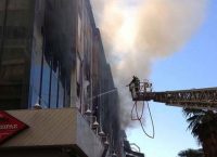 Πυρκαγιά σε Εφορία στη Λάρισα – Ισχυρές πυροσβεστικές δυνάμεις στο σημείο (pics & vid)