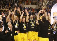 ΑΕΚ: Στην οροφή του ΟΑΚΑ το Κύπελλο (pic)