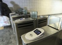Κλειστές από σήμερα οι μπάρες του μετρό στο Σύνταγμα