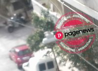 Συναγερμός στο Παγκράτι: Εντοπίστηκαν χειροβομβίδες έξω από πολυκατοικία (pics)