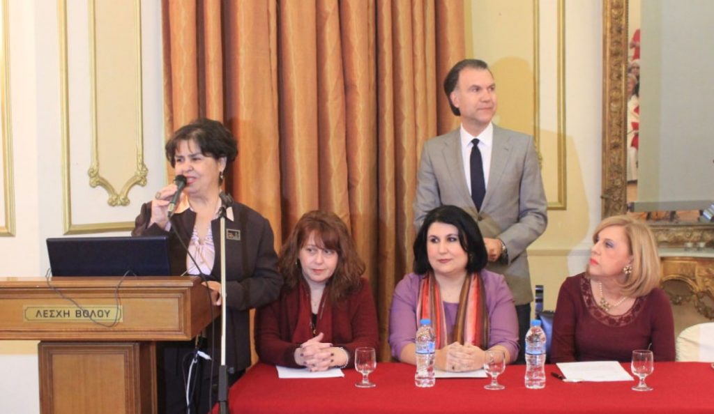 Λόλα Νταϊφά: “Η Ιστορία της Ελλάδας ζωγραφισμένη σε 231 πιάτα”