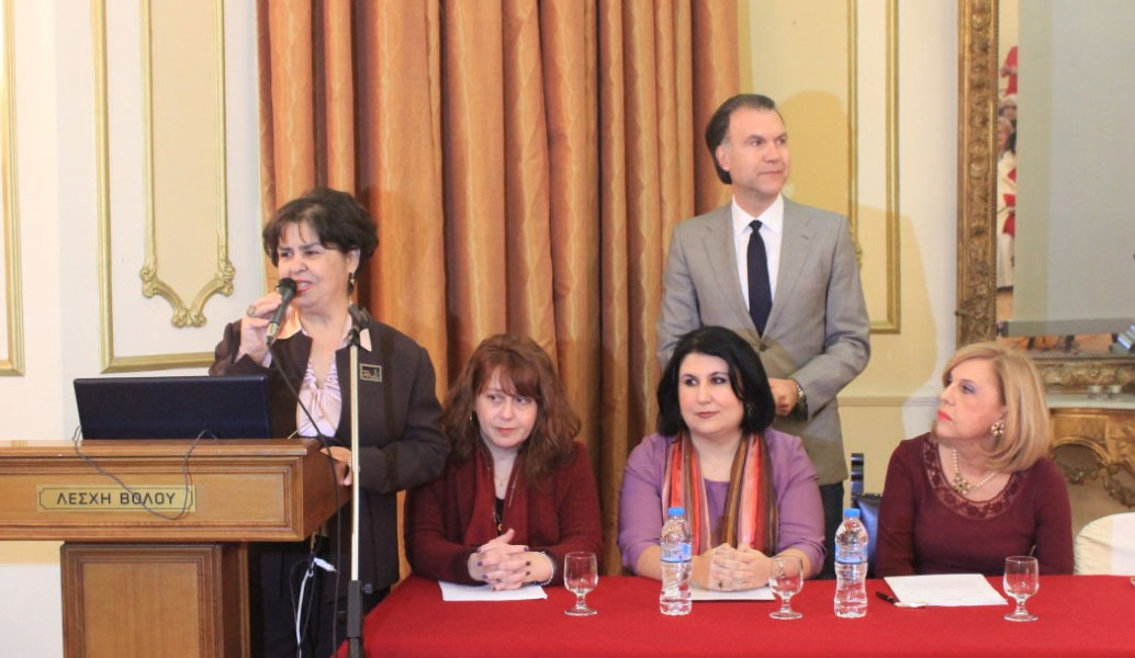 Λόλα Νταϊφά: “Η Ιστορία της Ελλάδας ζωγραφισμένη σε 231 πιάτα”