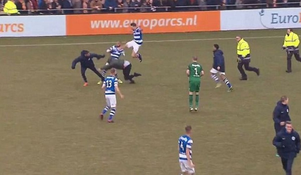 Ξύλο οπαδών με παίκτες και σεκιούριτι στην Ολλανδία! (vid)