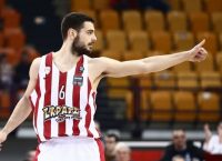 Το φοβερό buzzer beater του Παπαπέτρου με τον Άρη! (vid)