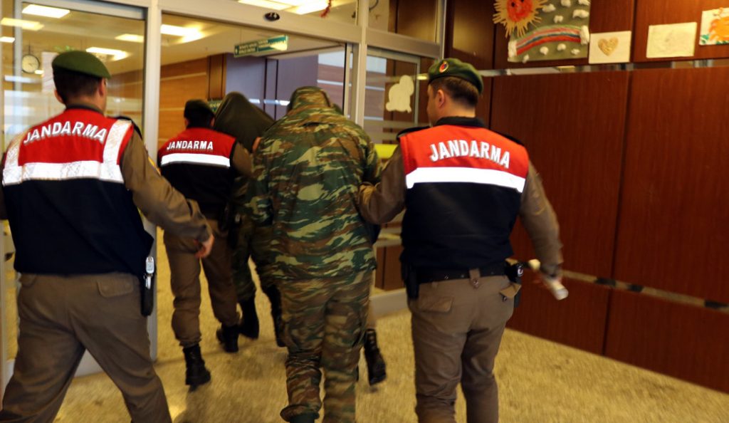 Οι πρώτες στιγμές μετά τη σύλληψη των Ελλήνων στρατιωτικών – Τι αποκάλυψαν οι ίδιοι (pics &vid)