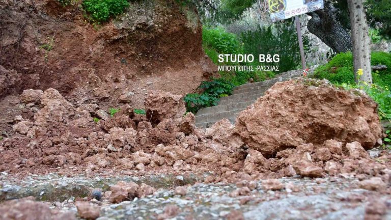 Κατολίσθηση στα 999 σκαλιά στο Παλαμήδι (vid)