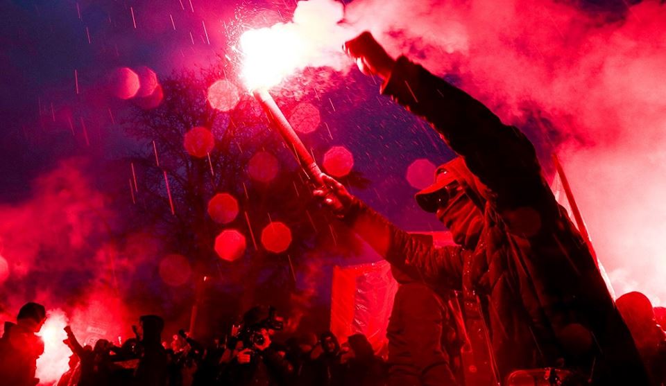 Παρί – Ρεάλ: Οι πρώτες εντυπωσιακές εικόνες του κόσμου της Παρί έξω από το γήπεδο (pic)