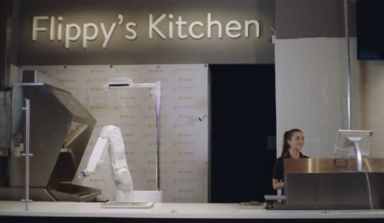 Καλιφόρνια: Έπιασε δουλειά σε φαστφουντάδικο το πρώτο ρομπότ – ψήστης (vid)