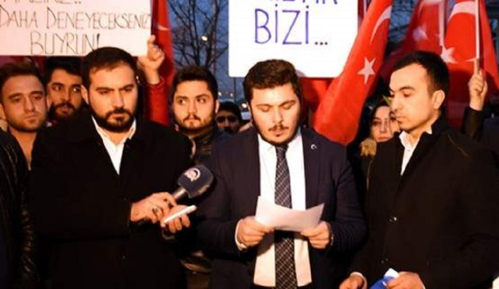 Απίστευτη πρόκληση Τούρκων εθνικιστών: Είμαστε έτοιμοι να σας ρίξουμε ξανά στη θάλασσα