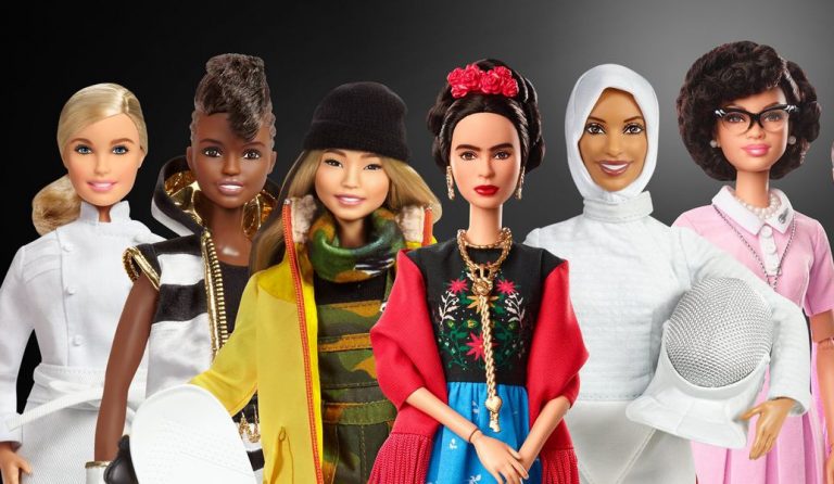 Η Barbie τιμά την Παγκόσμια Ημέρα της Γυναίκας (pics &vid)
