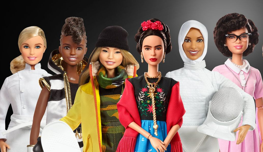 Η Barbie τιμά την Παγκόσμια Ημέρα της Γυναίκας (pics &vid)