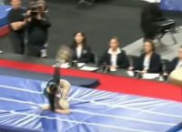 Σοκαριστικός τραυματισμός σε αγώνα ενόργανης γυμναστικής (vid)