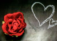 Πως λειτουργεί το κάθε ζώδιο στην αγάπη και τι πρέπει να προσέξεις για να μείνει για πάντα κοντά σου