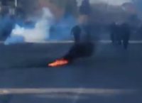 Άγρια επεισόδια στην Θεσσαλονίκη μεταξύ οπαδών του ΠΑΟΚ και των ΜΑΤ (vids)