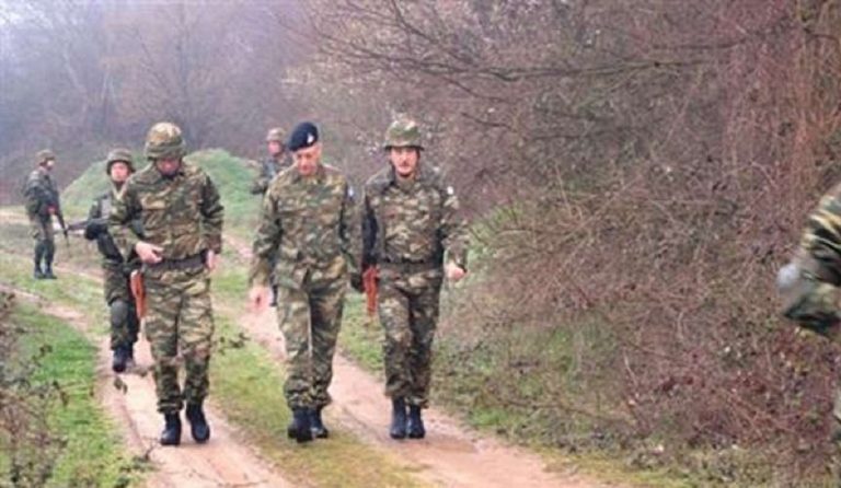 Περιπολία στη συνοριακή γραμμή του Έβρου από τον αρχηγό του ΓΕΣ (pics)