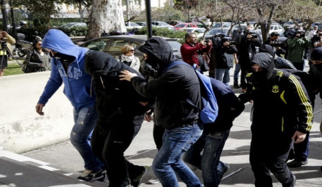 “Δεν έχει καμία σχέση με ναζισμό” – Η δήλωση του δικηγόρου ενός εκ των προφυλακισμένων για την «Combat 18»