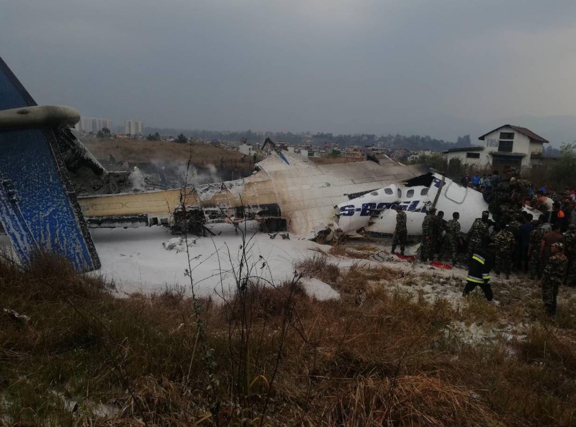 Συνετρίβη αεροσκάφος στο Κατμαντού (pics)