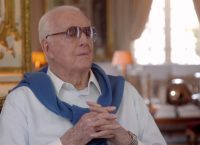 Πέθανε ο θρυλικός σχεδιαστής μόδας Hubert de Givenchy (vid)