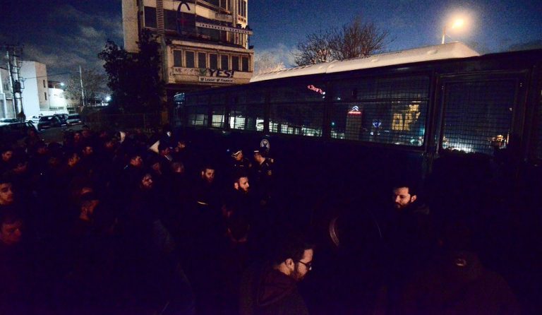 Αιγάλεω: Ένταση σε εκδήλωση για το πανεπιστήμιο Δυτικής Αττικής με ομιλητή τον Τσίπρα