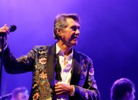 O θρυλικός Bryan Ferry για μία συναυλία στη Θεσσαλονίκη (vid)