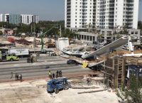 Φλόριντα: Αυξάνεται ο αριθμός των νεκρών από την κατάρρευση της γέφυρας (pic & vid)