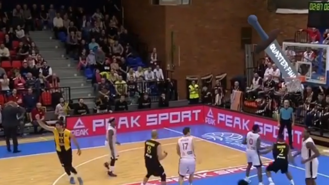 Βίντεο-αφιέρωμα στο τρίποντο του Πάντερ (vid)