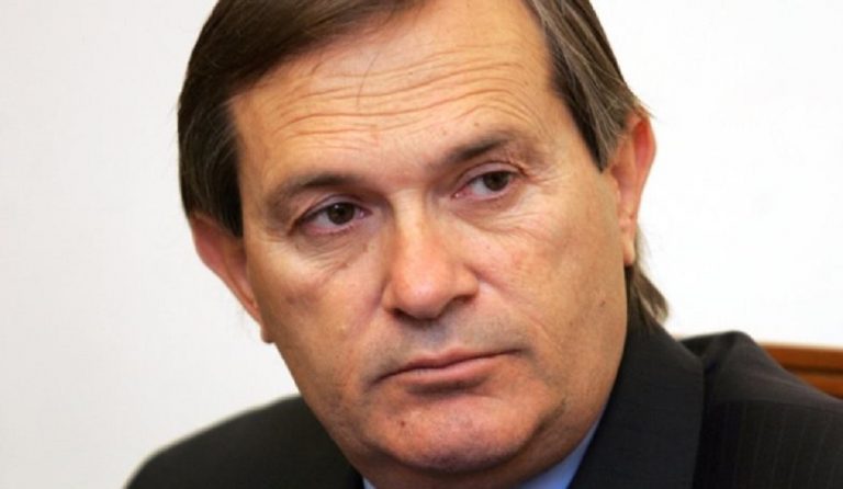 Επίθεση κουκουλοφόρων στον πρώην αρχιδιαιτητή Δημήτρη Γκρούτση