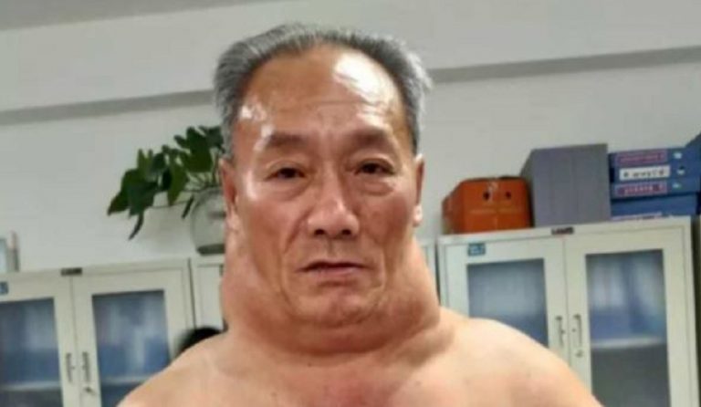 Έπινε τουλάχιστον 1 λίτρο κρασί την ημέρα επί 30 χρόνια και έγινε σαν τον Χουλκ! (pics, vid)