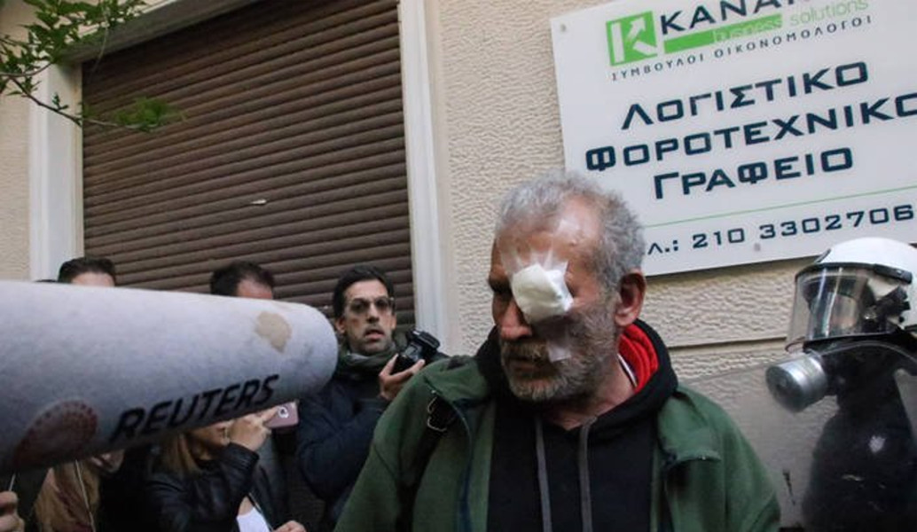 Δημοσιογράφος του ΣΚΑΪ τραυματίστηκε από χημικά