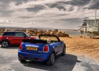 Η MINI στηρίζει το ντιζάιν και εμπράκτως